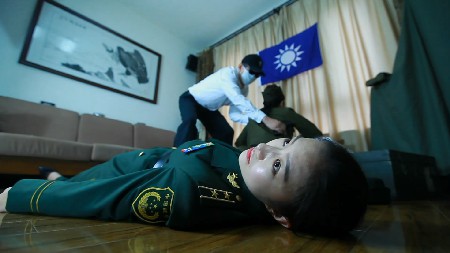 221335eq8ee8jrmuqf6ele.jpg